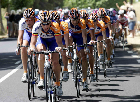 爱游戏视频-包含荷兰自行车队团体赛夺冠，速度超群的词条