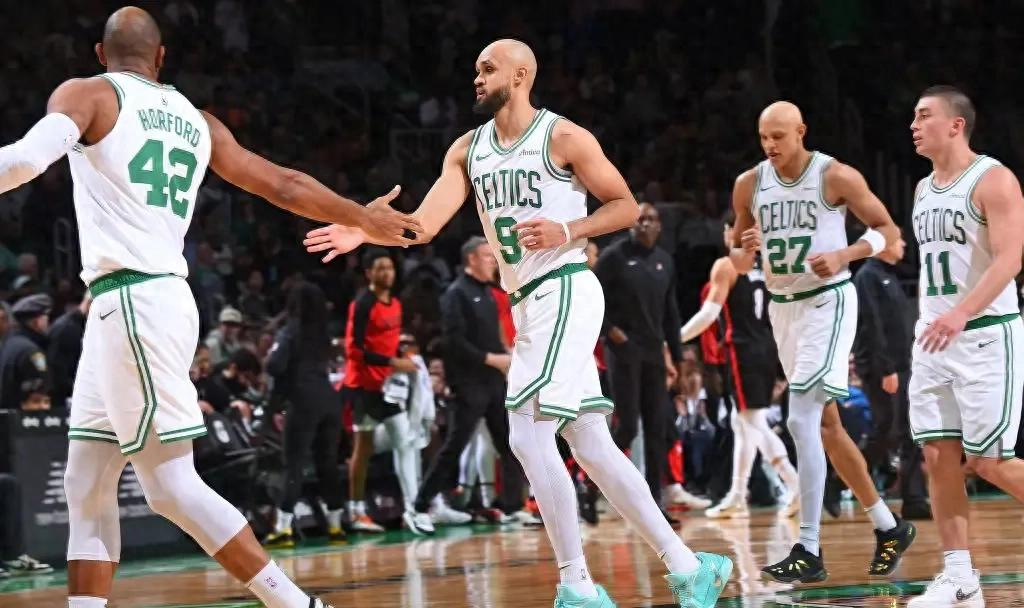 凯尔特人大胜开拓者,全队庆祝士气大增的简单介绍 凯尔特人大胜开拓者,全队庆祝士气大增的简单介绍