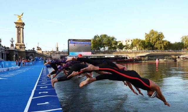 荷兰游泳选手稳健发挥,夺得胜利 荷兰游泳选手稳健发挥,夺得胜利