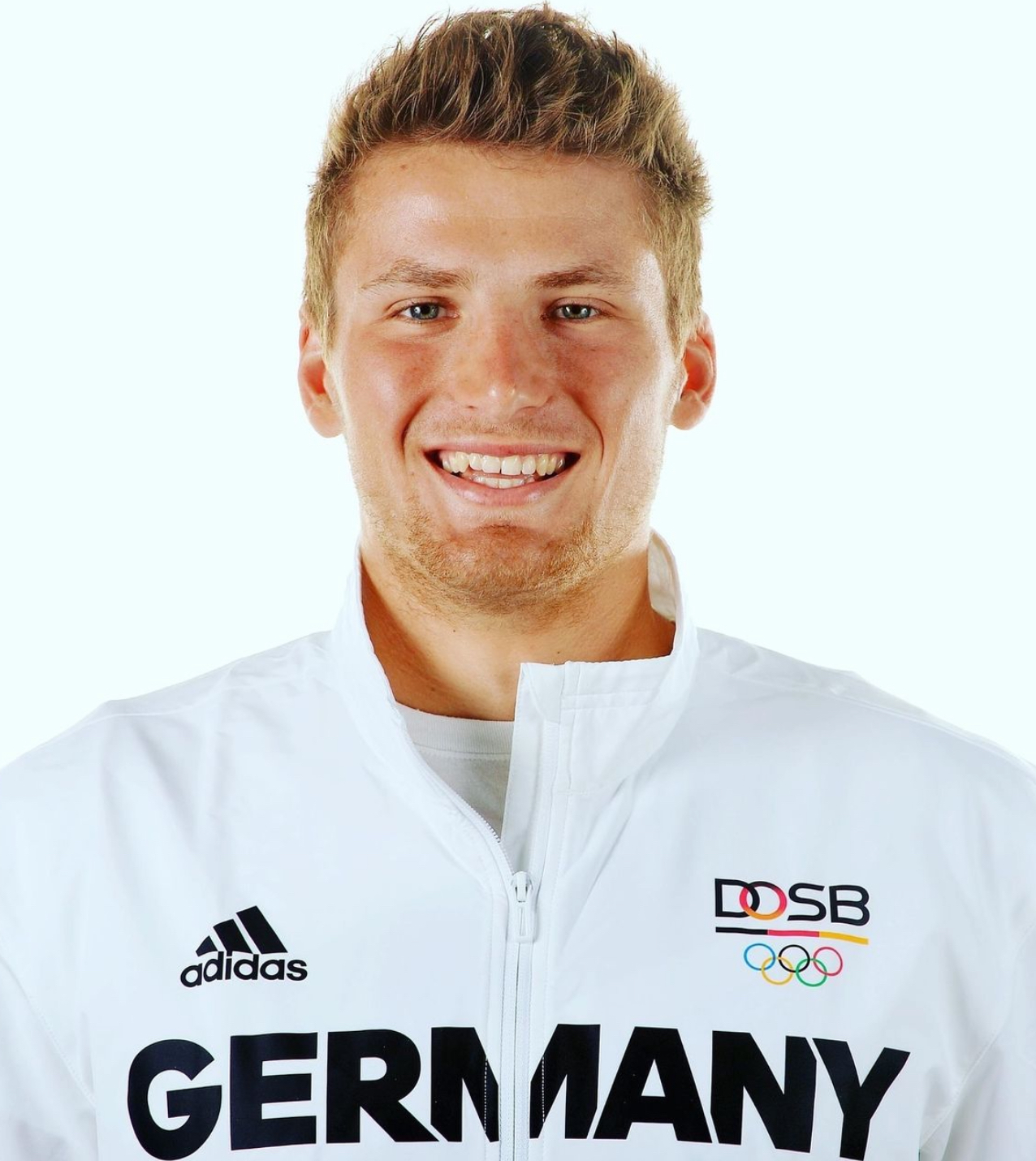 阿根廷运动员斩获男子皮划艇金牌 阿根廷运动员斩获男子皮划艇金牌