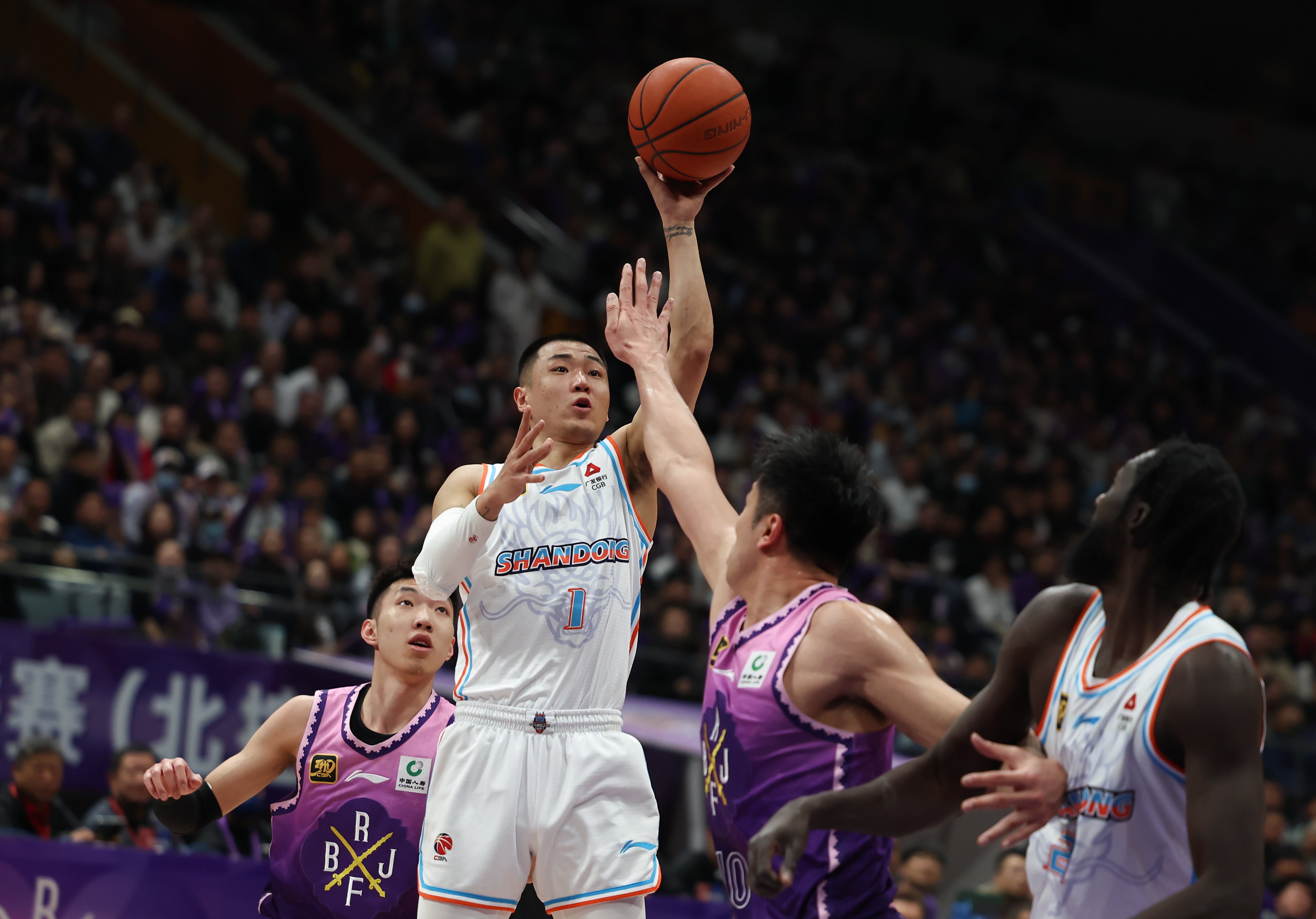 爱游戏培训-在北京队赛场上演CBA季后赛，封盖，引发球迷泪目