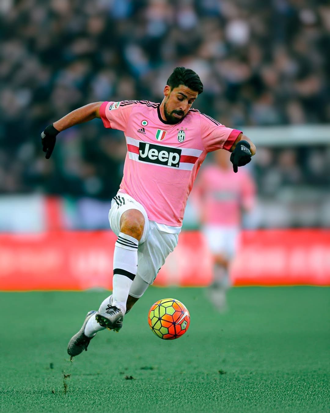 爱游戏登录-尤文图斯队实力过人，势不可挡！的简单介绍