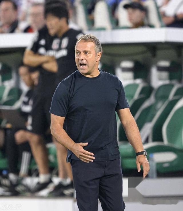 法国球队主帅公布辞职决定,球队内部动荡 法国球队主帅公布辞职决定,球队内部动荡