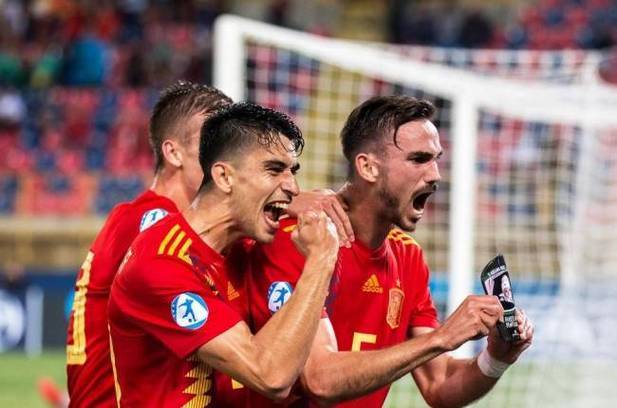 爱游戏在线登录-斯洛伐克惊险晋级，欧锦赛前景可期