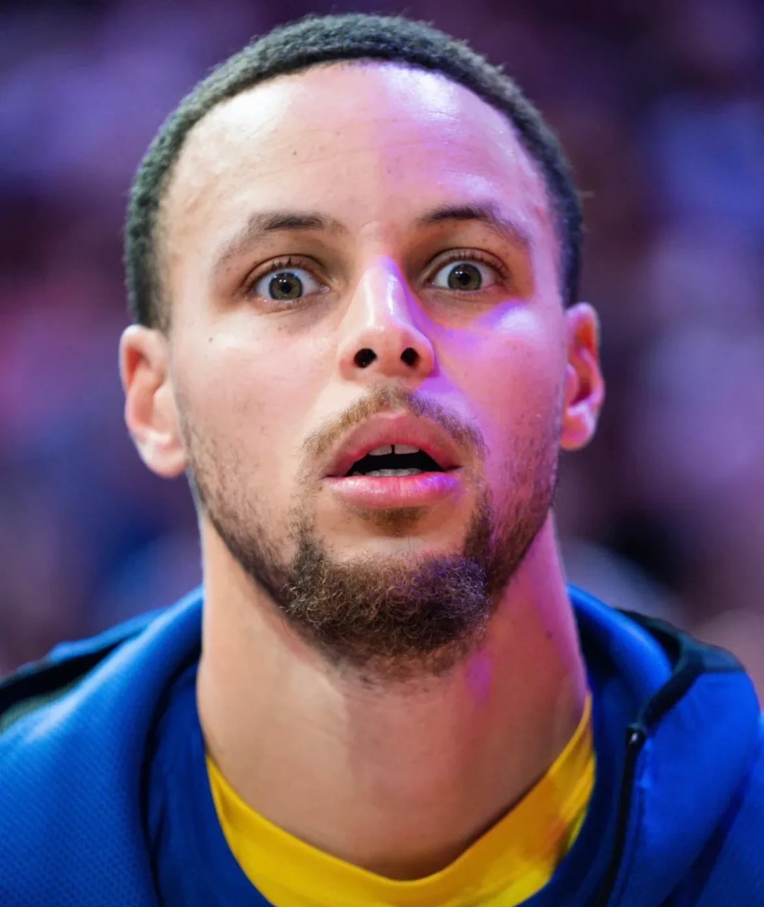 爱游戏app-勇士力克雄鹿，止颓势反弹迹象渐现