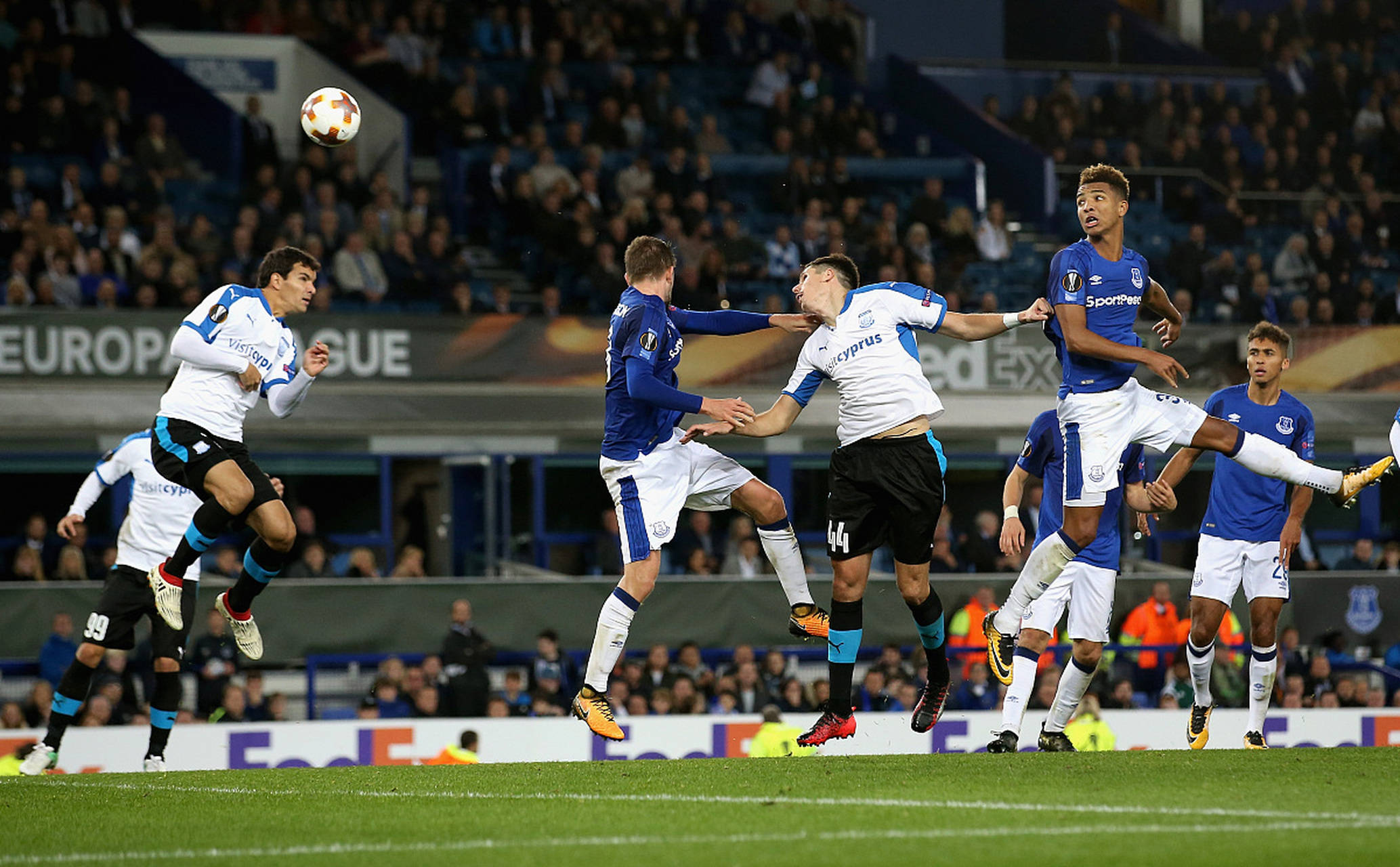 切尔西取胜成功,保持英超三甲位置 切尔西取胜成功,保持英超三甲位置