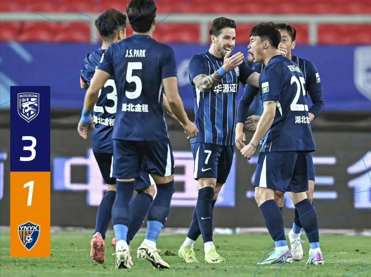 爱游戏亚洲官网-青岛队激战三小时，最终惊险获胜晋级