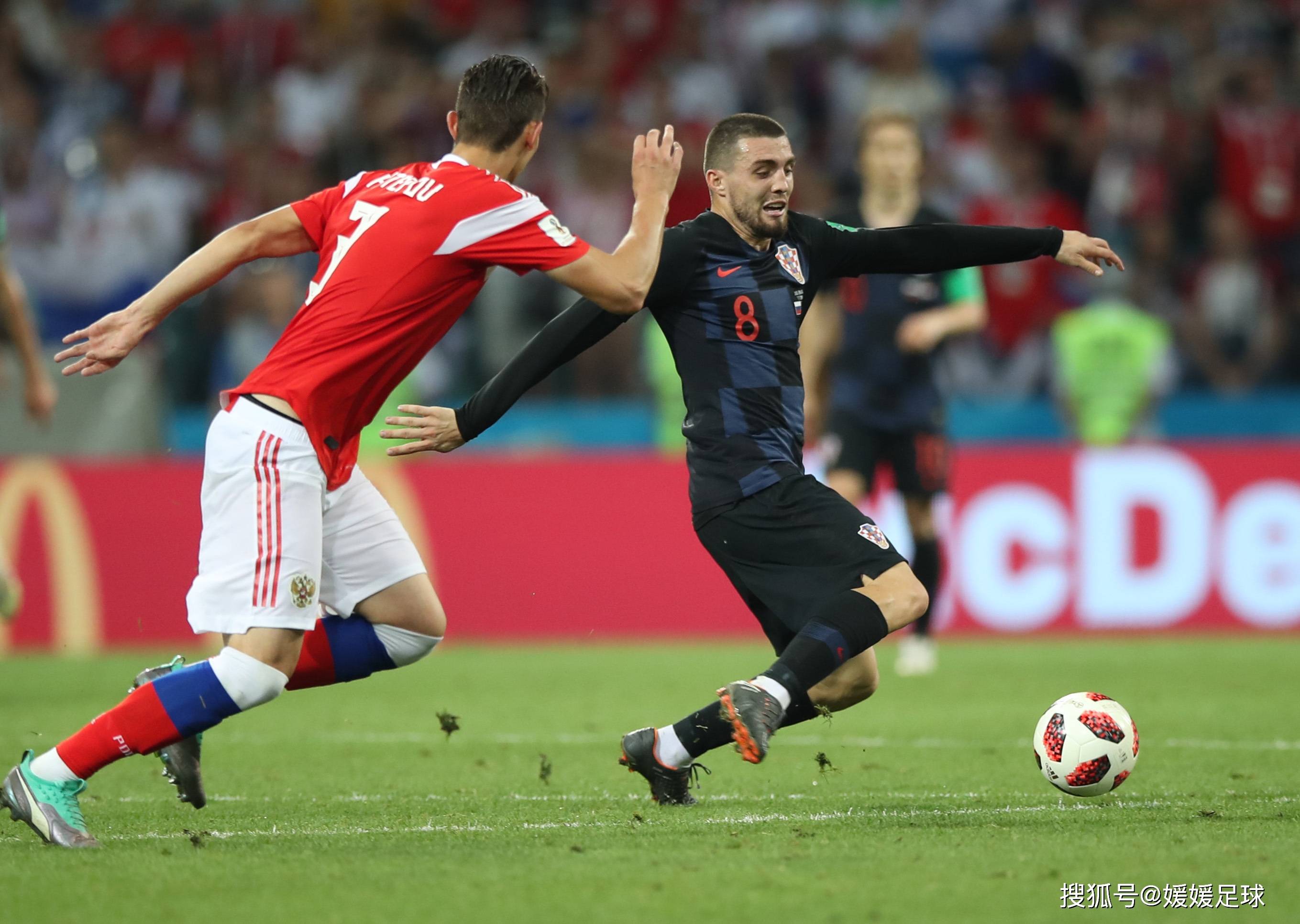 爱游戏网站-欧预赛英格兰主场大胜立陶宛，晋级领跑