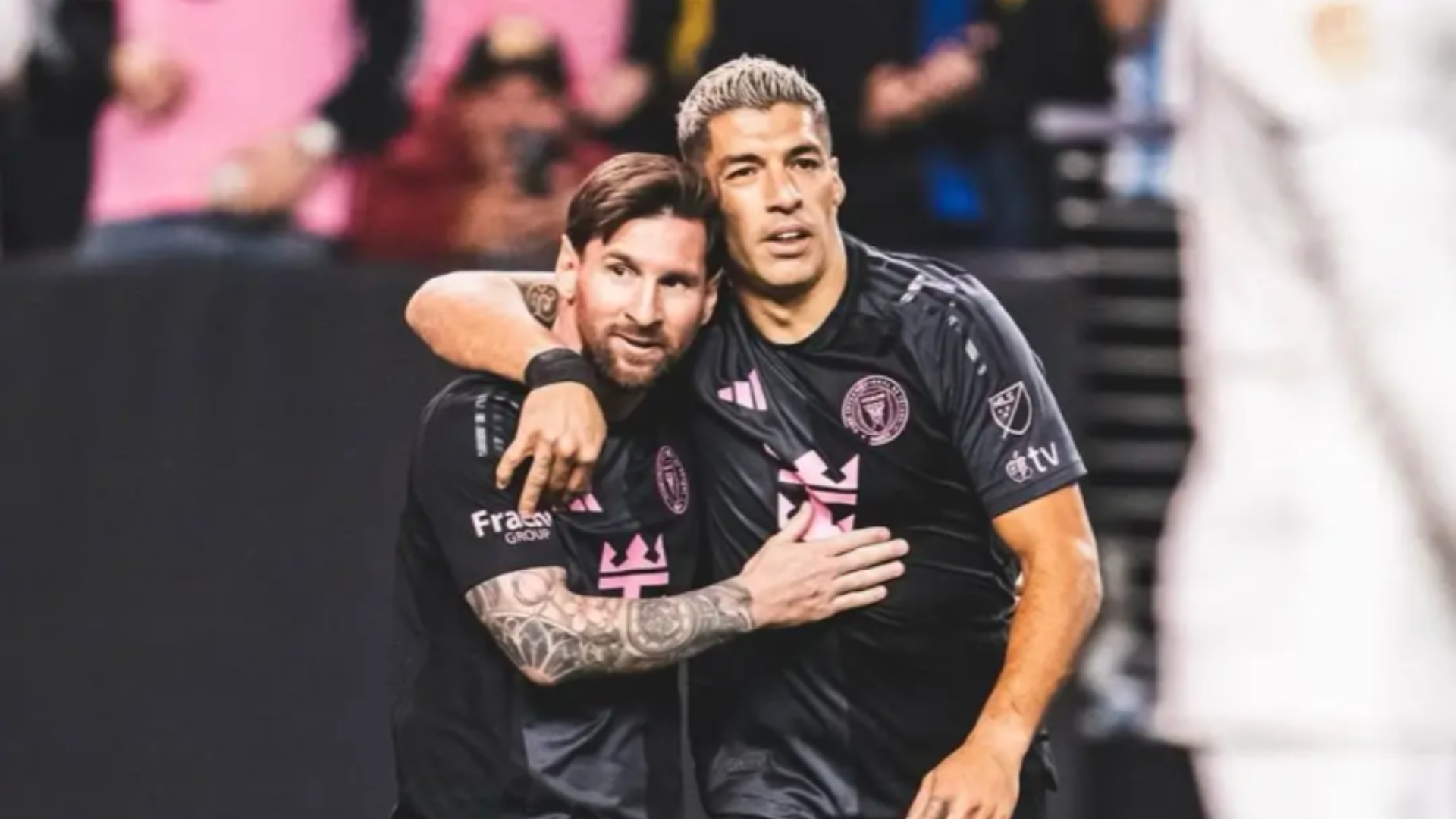 爱游戏教练-梅西C罗退役压轴对决：全球球迷共同见证的简单介绍