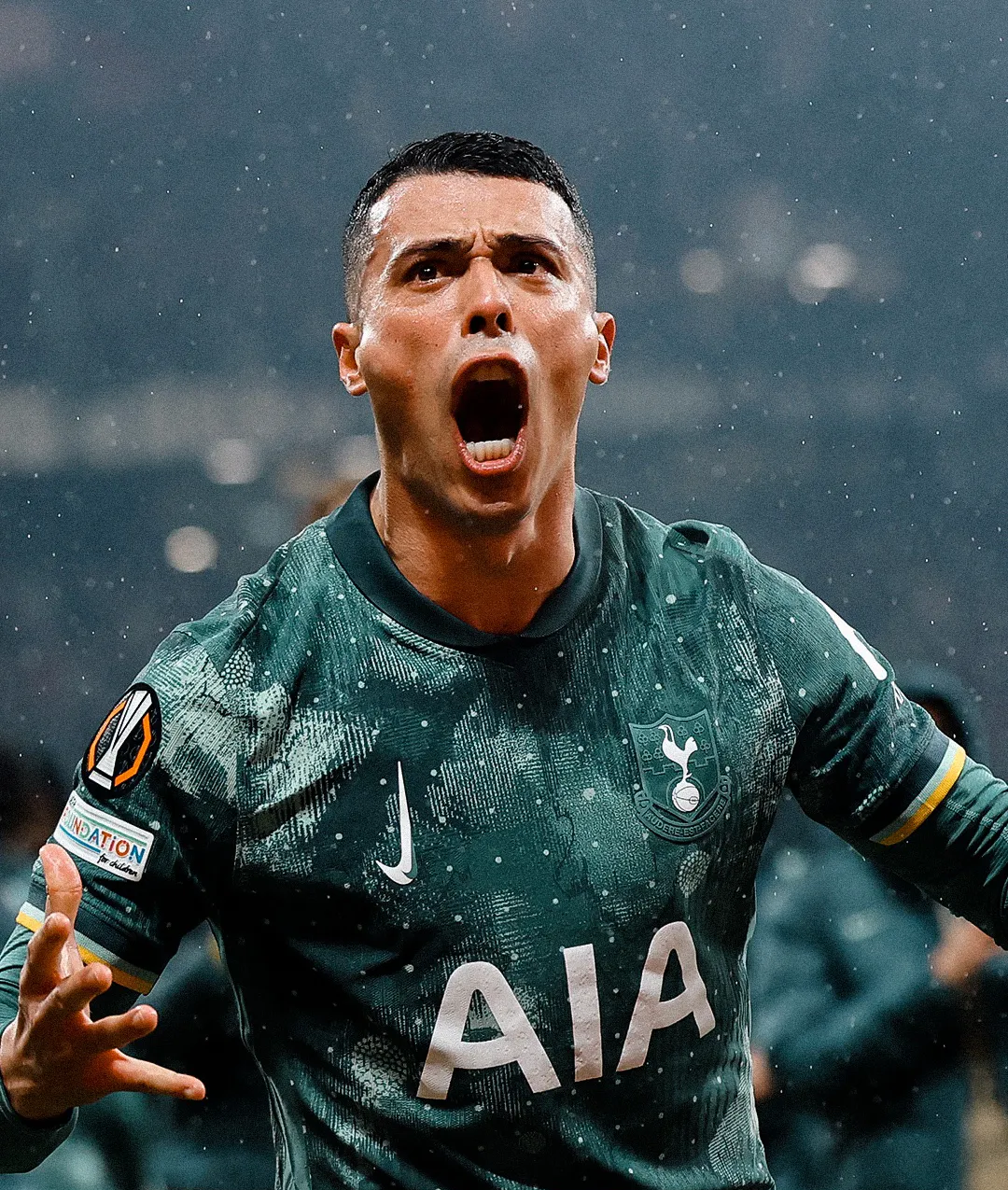 爱游戏网址-热刺新帅上任，球队剑指英超欧冠