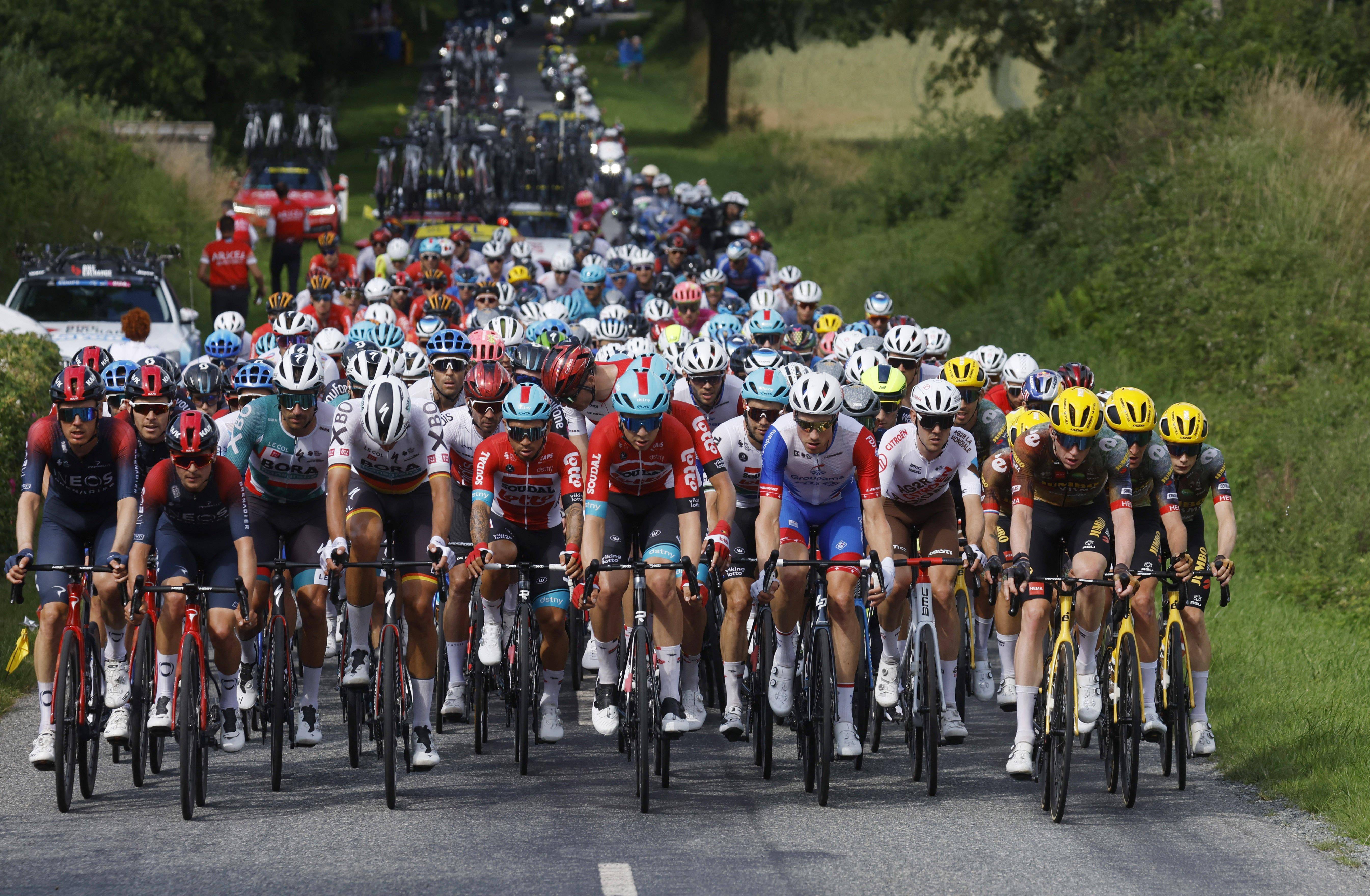 荷兰选手在自行车比赛中表现出色,夺冠 荷兰选手在自行车比赛中表现出色,夺冠