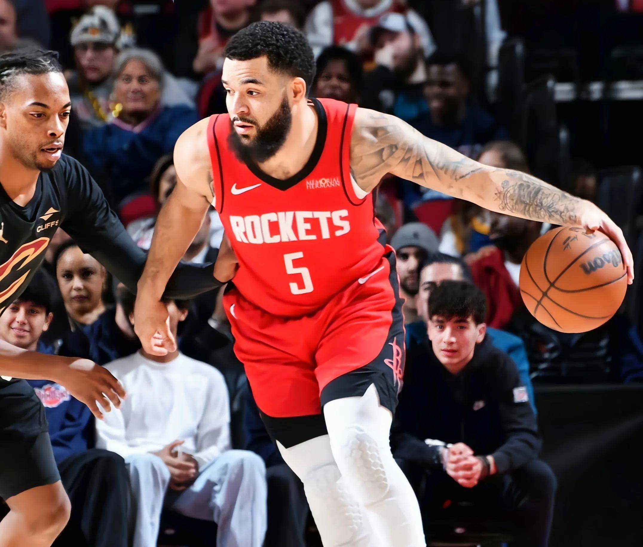 火箭客场战胜鹈鹕,结束四连败 火箭客场战胜鹈鹕,结束四连败