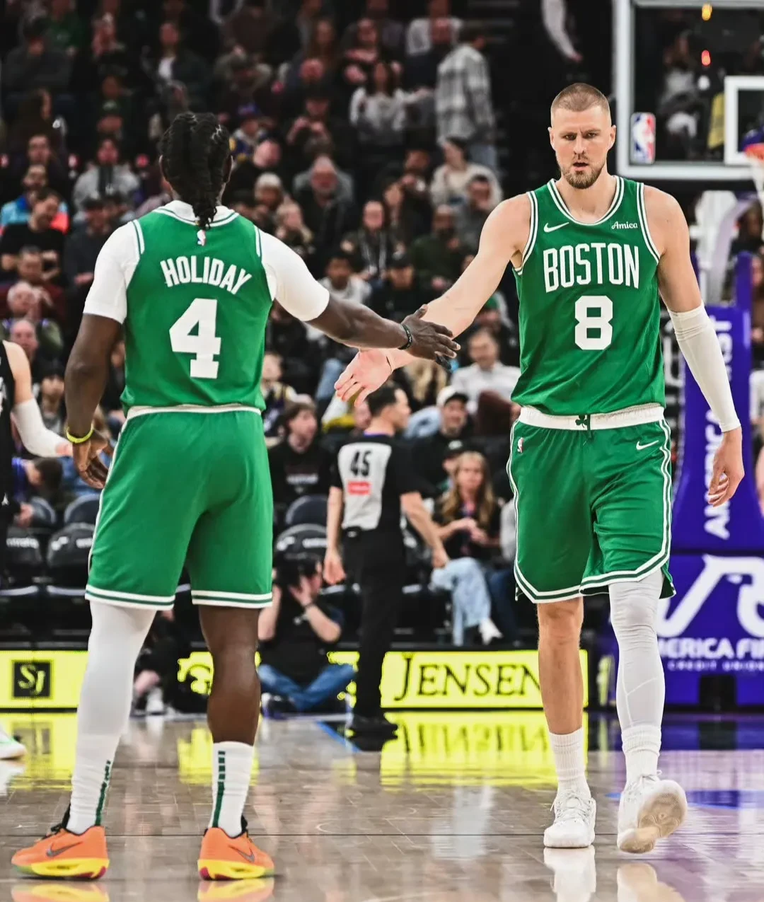 爱游戏电竞-凯尔特人队后卫受伤，缺席季前热身赛