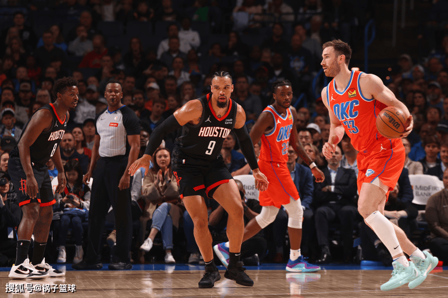 爱游戏网页版-火箭队外线轮换频繁，稳定性受到质疑