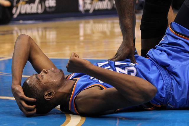 爱游戏网页版登录入口-小牛主帅被罚款禁赛，球队备战受阻的简单介绍