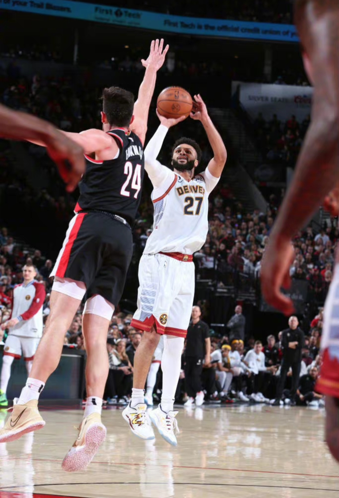 爱游戏网页版入口-波特兰击败国王，进军西部半决赛，利拉德砍下关键三分