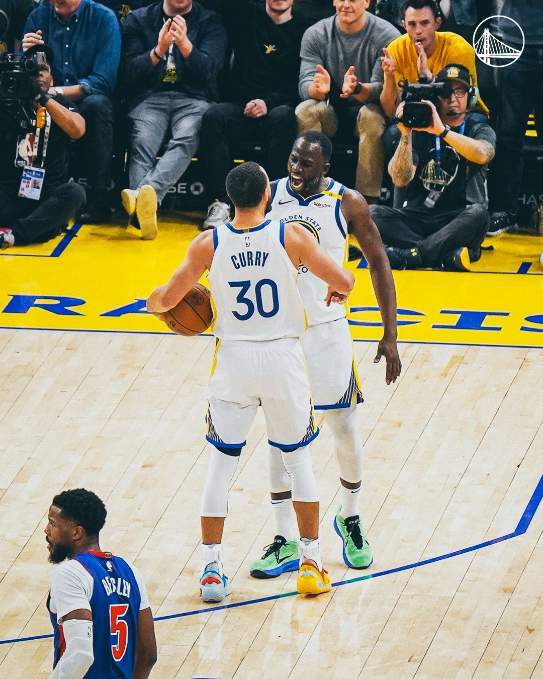 球队实力强大勇士轻松击败步行者