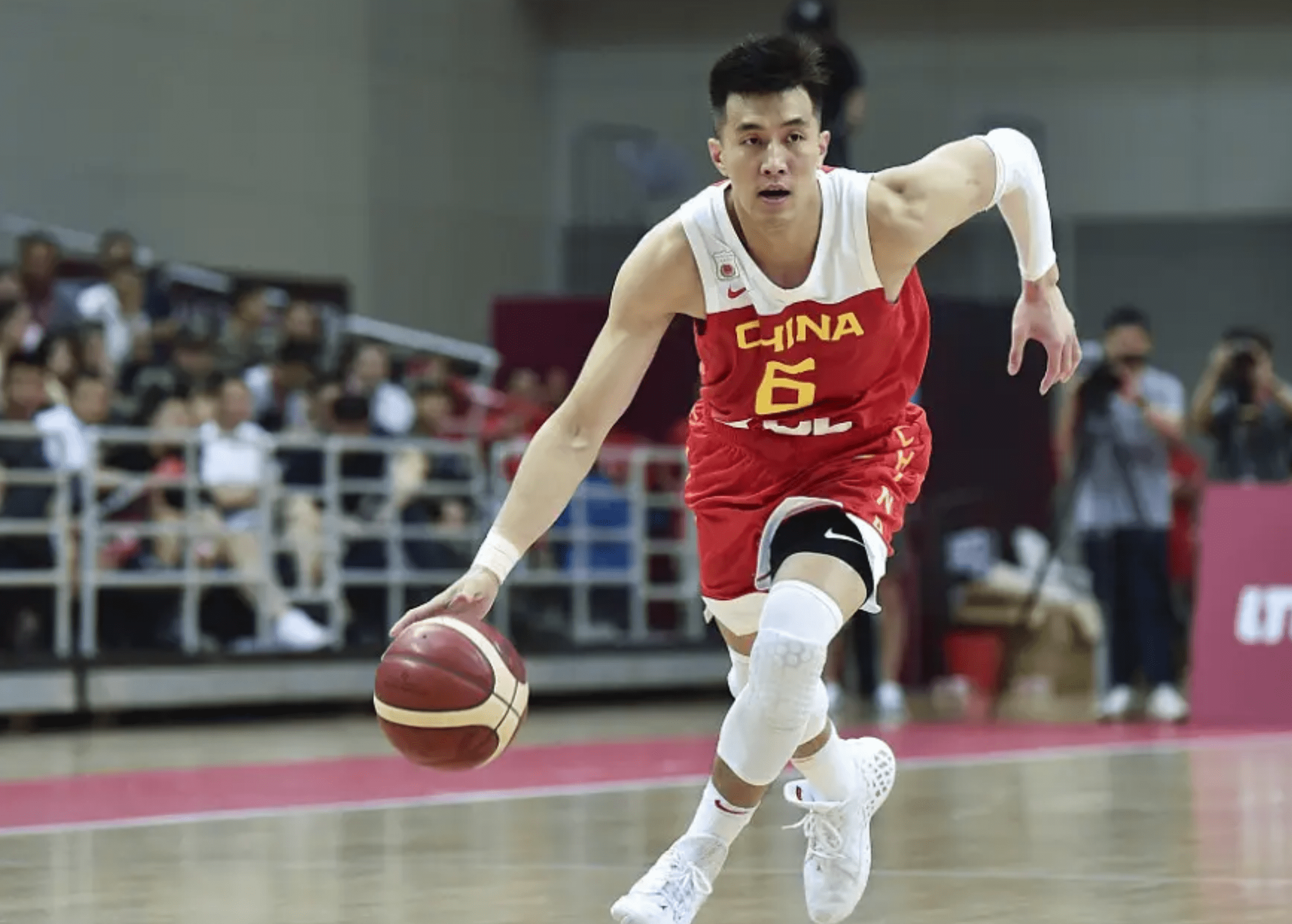 广东华南虎队长郭艾伦赛季表现惊艳,成为球队关键先生的简单介绍 广东华南虎队长郭艾伦赛季表现惊艳,成为球队关键先生的简单介绍