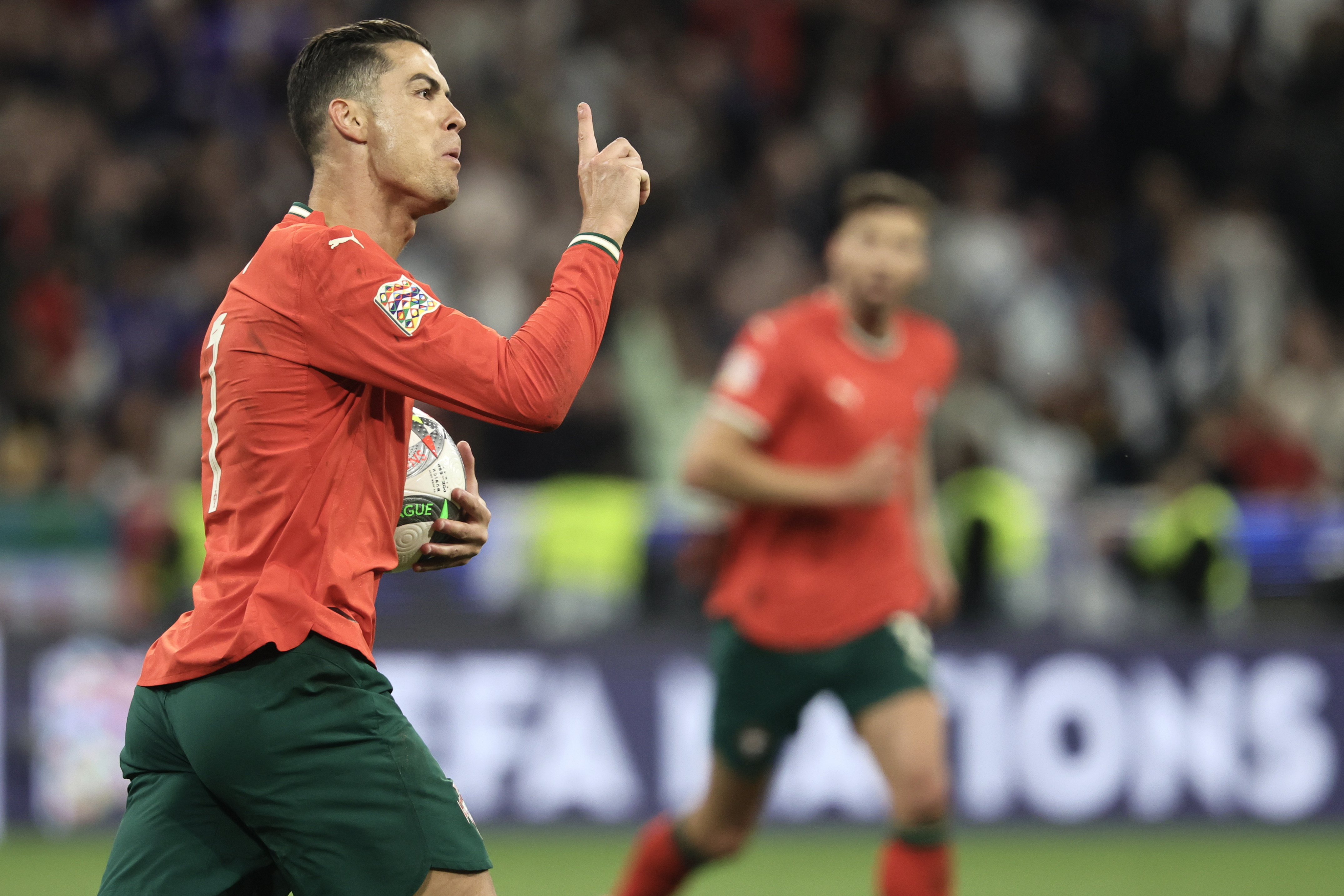 葡萄牙队势不可挡,取得连胜 葡萄牙队势不可挡,取得连胜