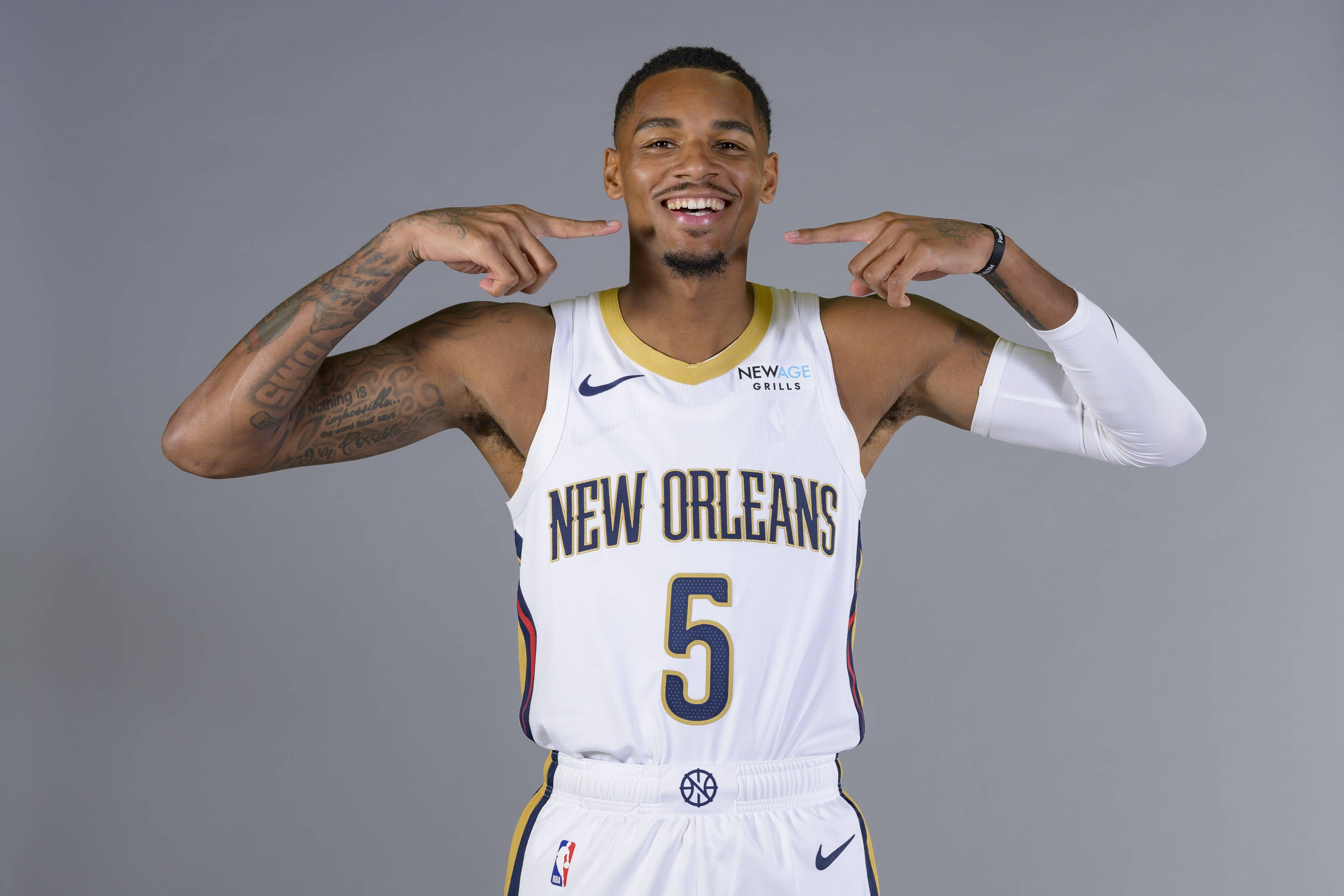 包含独行侠告捷马刺，伊巴卡全场砍下27分的词条