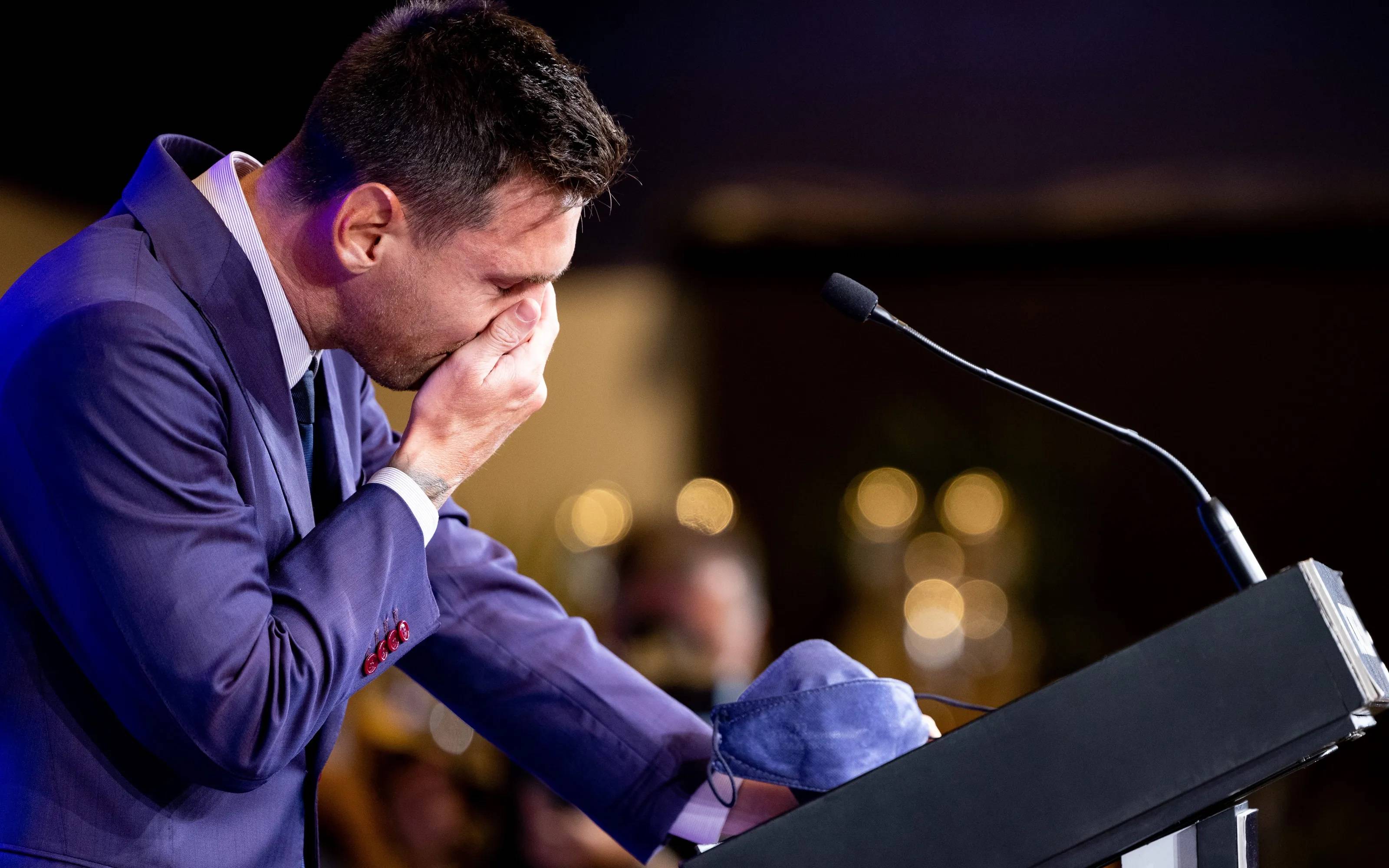 包含巴塞罗那球星梅西受伤，西甲争冠形势再起波澜的词条