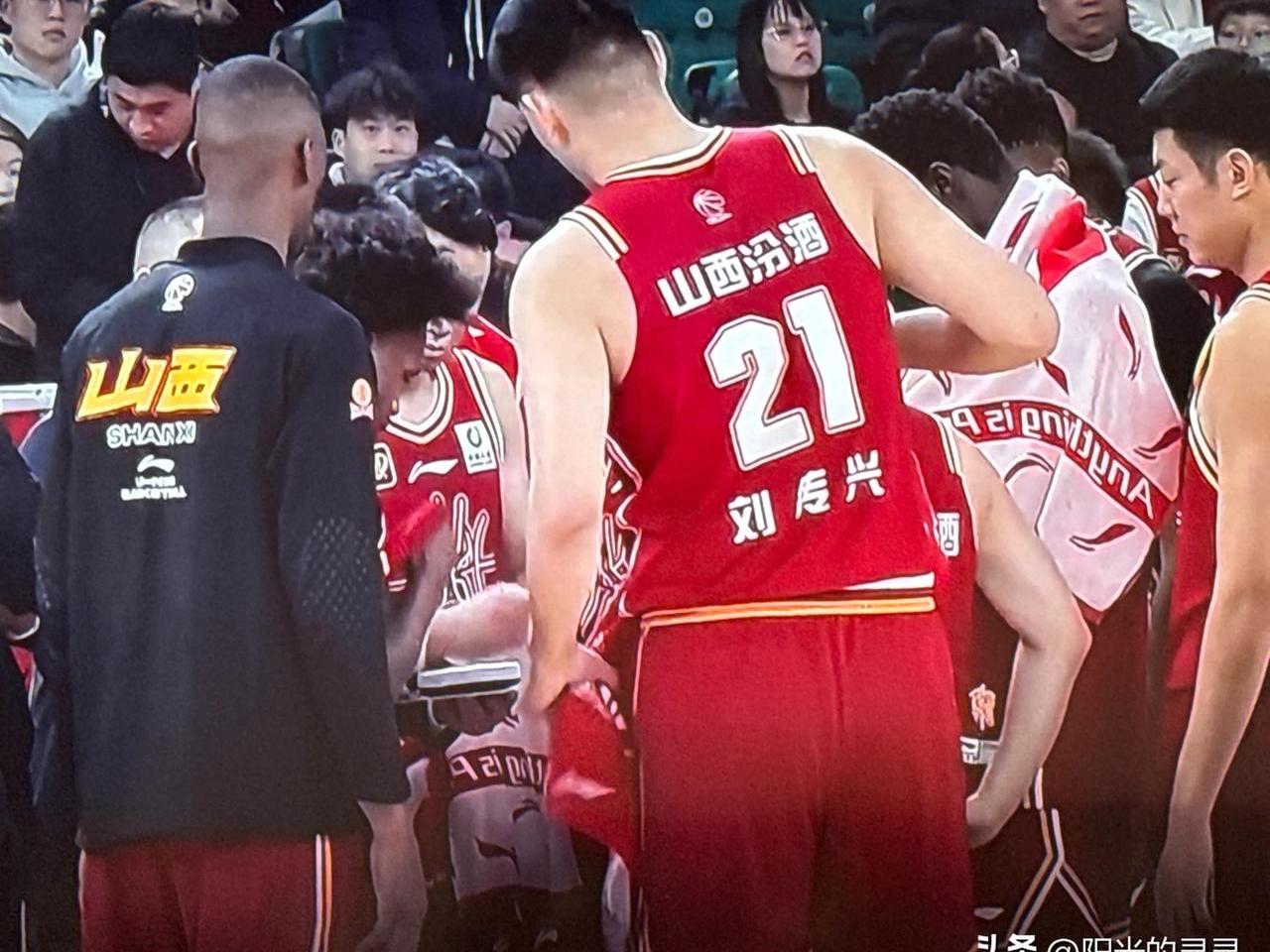 吉林男篮在比赛中打出精彩进攻,获胜收官 吉林男篮在比赛中打出精彩进攻,获胜收官