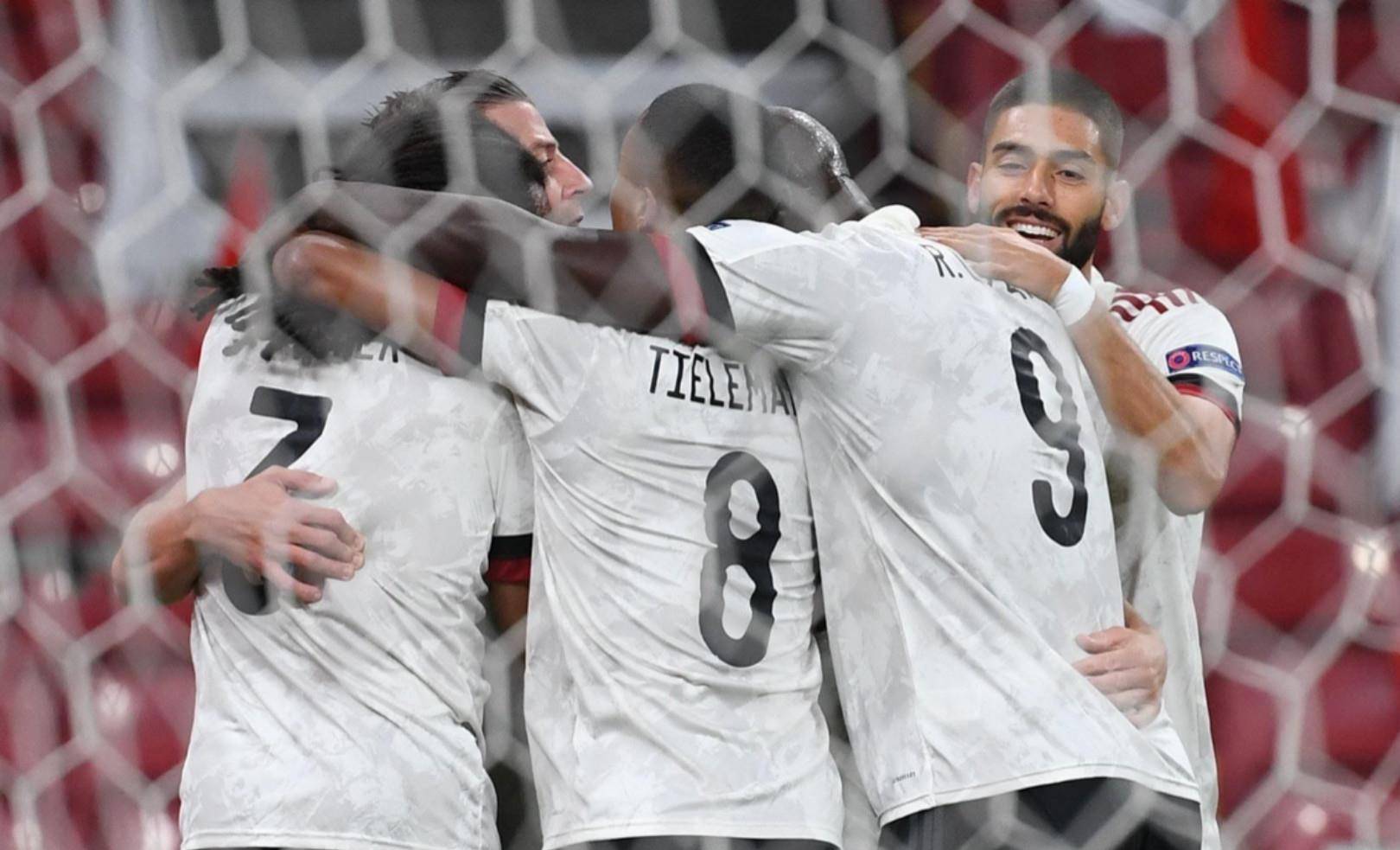 比利时队轻取对手,锁定决赛席位 比利时队轻取对手,锁定决赛席位