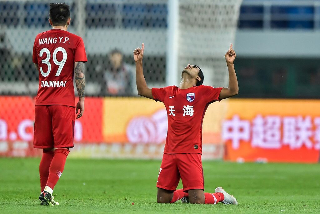 主力球员退赛,备用队员挑起重任 主力球员退赛,备用队员挑起重任