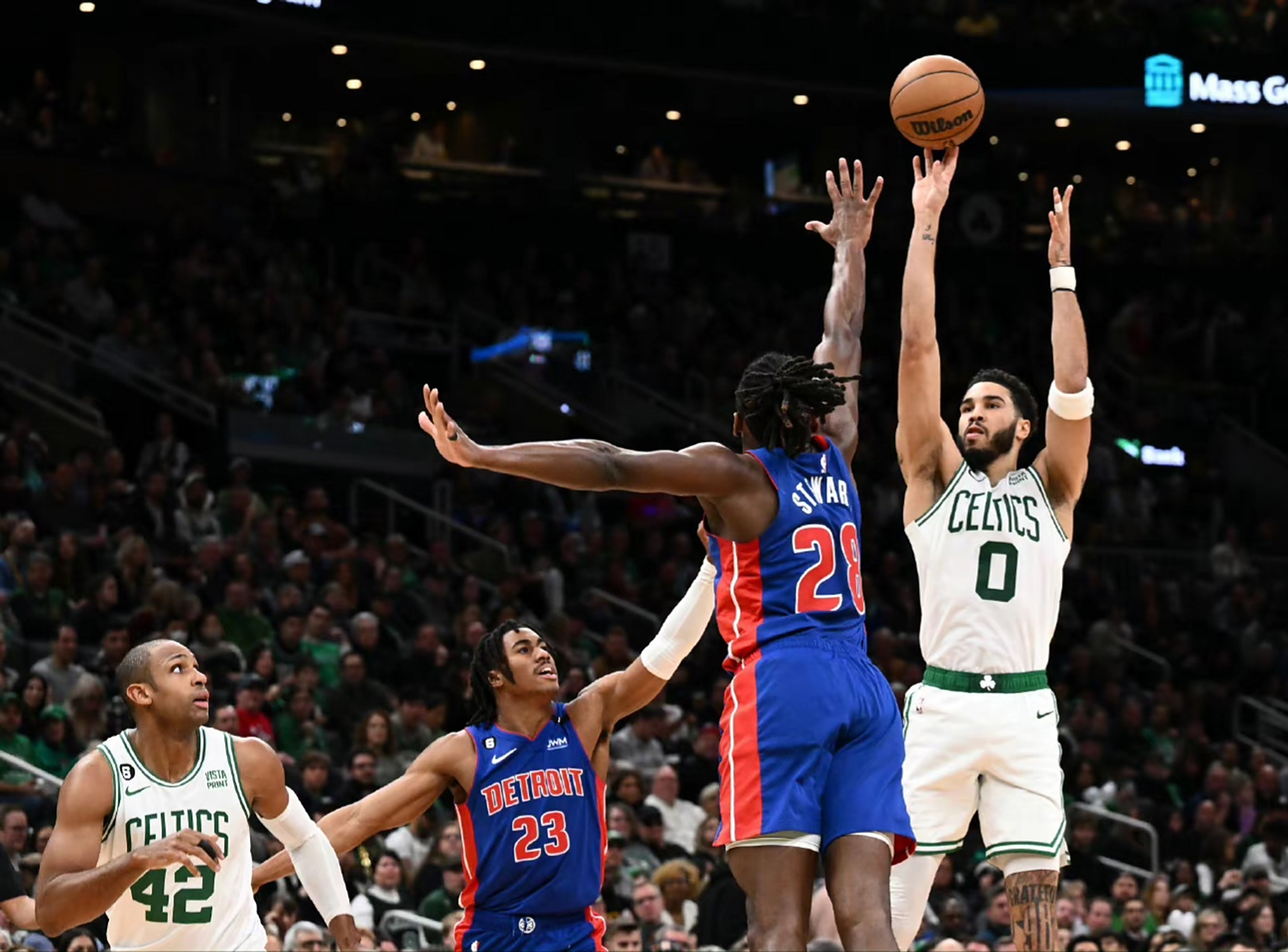 活塞主场负于凯尔特人,遭遇连败 活塞主场负于凯尔特人,遭遇连败