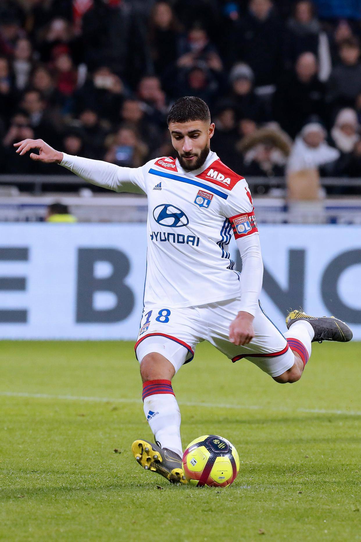 爱游戏官方登录入口-关于里尔主场战胜雷恩，迎来胜利的信息